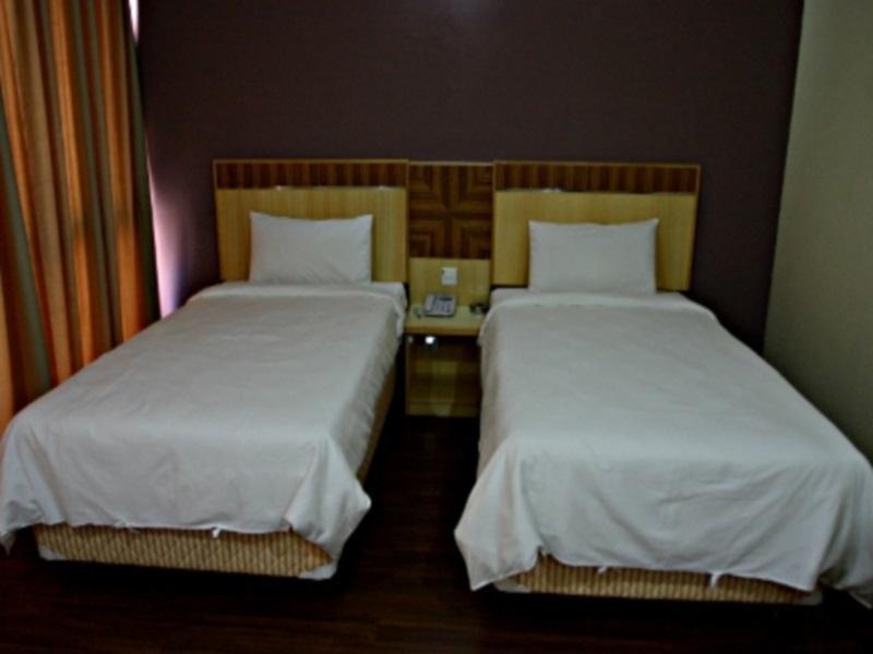 Oyo 89866 Houz Inn Бинтулу Екстериор снимка