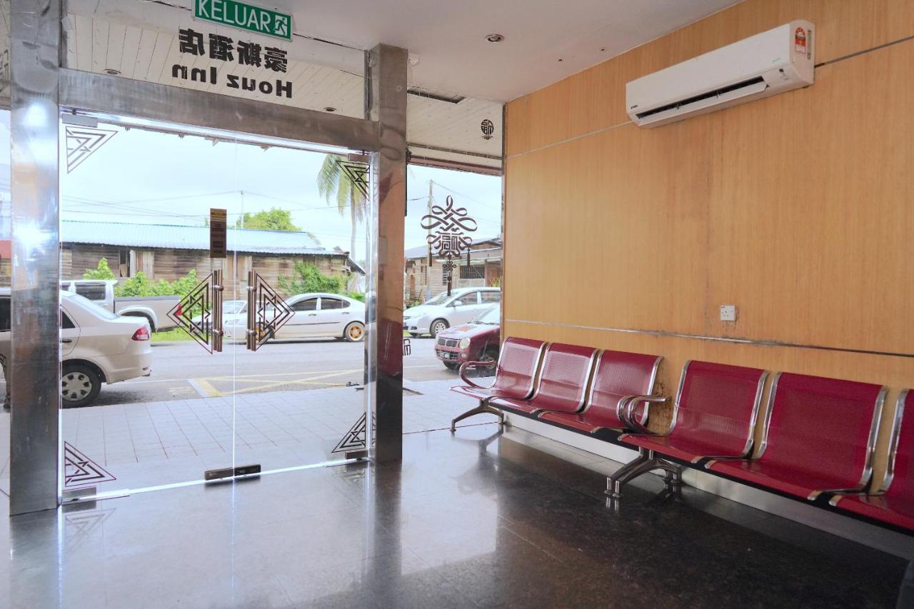 Oyo 89866 Houz Inn Бинтулу Екстериор снимка