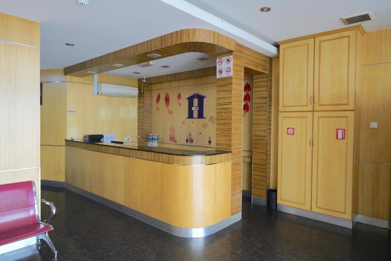 Oyo 89866 Houz Inn Бинтулу Екстериор снимка