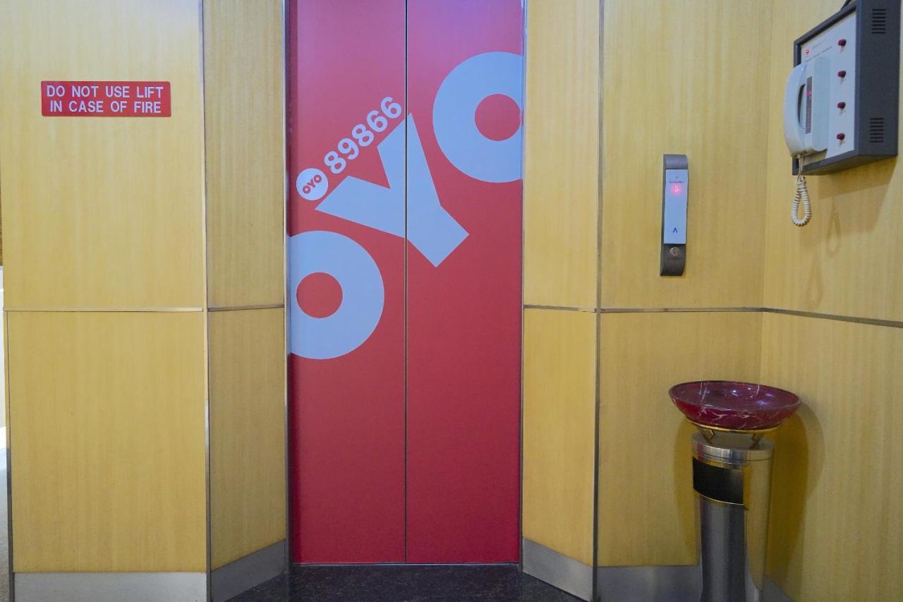 Oyo 89866 Houz Inn Бинтулу Екстериор снимка